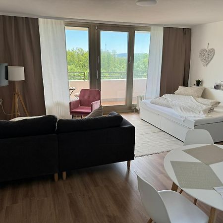 באיירוט 1 Zimmer Wohnung Mit Balkon Und Kueche מראה חיצוני תמונה