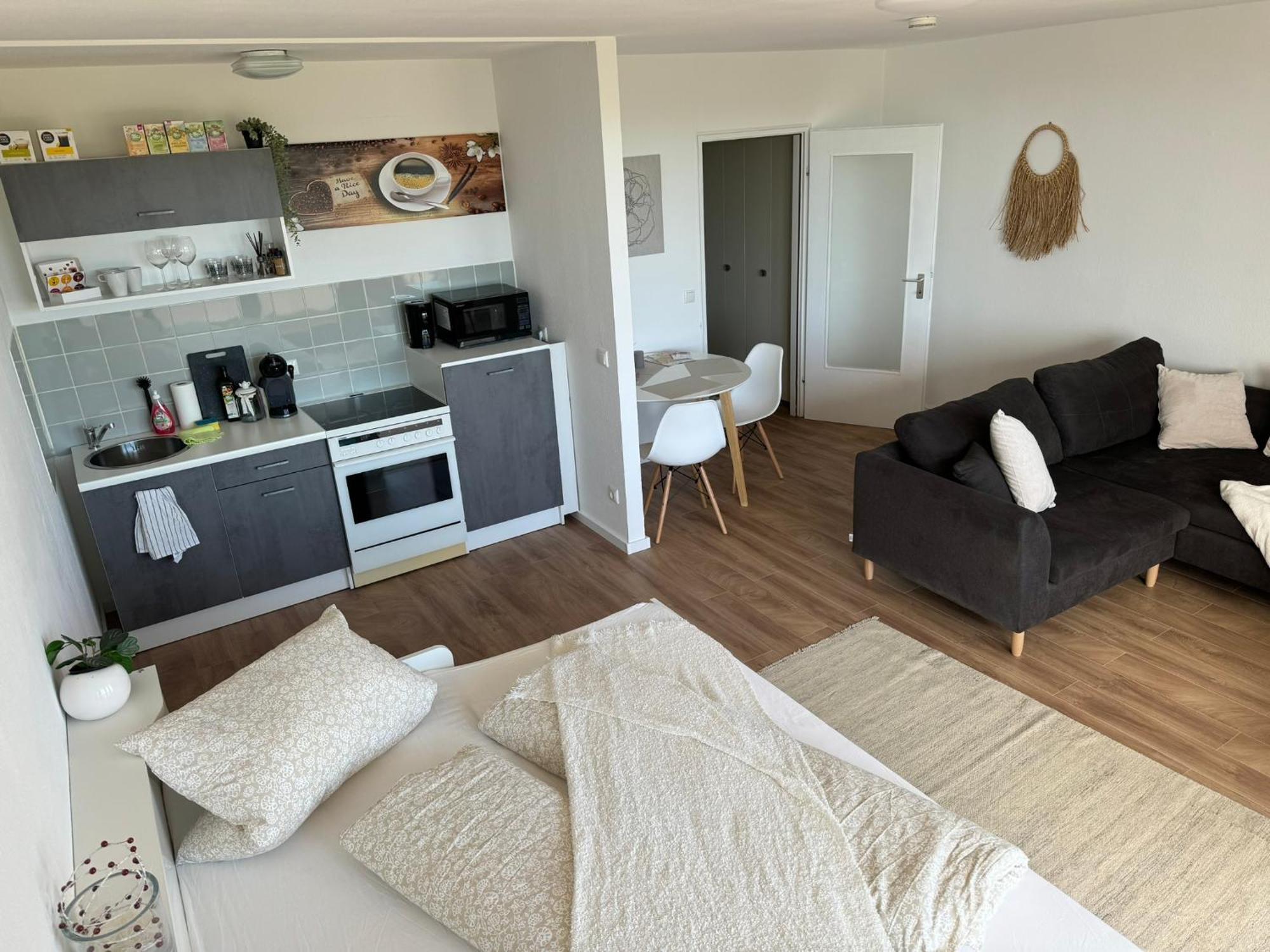 באיירוט 1 Zimmer Wohnung Mit Balkon Und Kueche מראה חיצוני תמונה