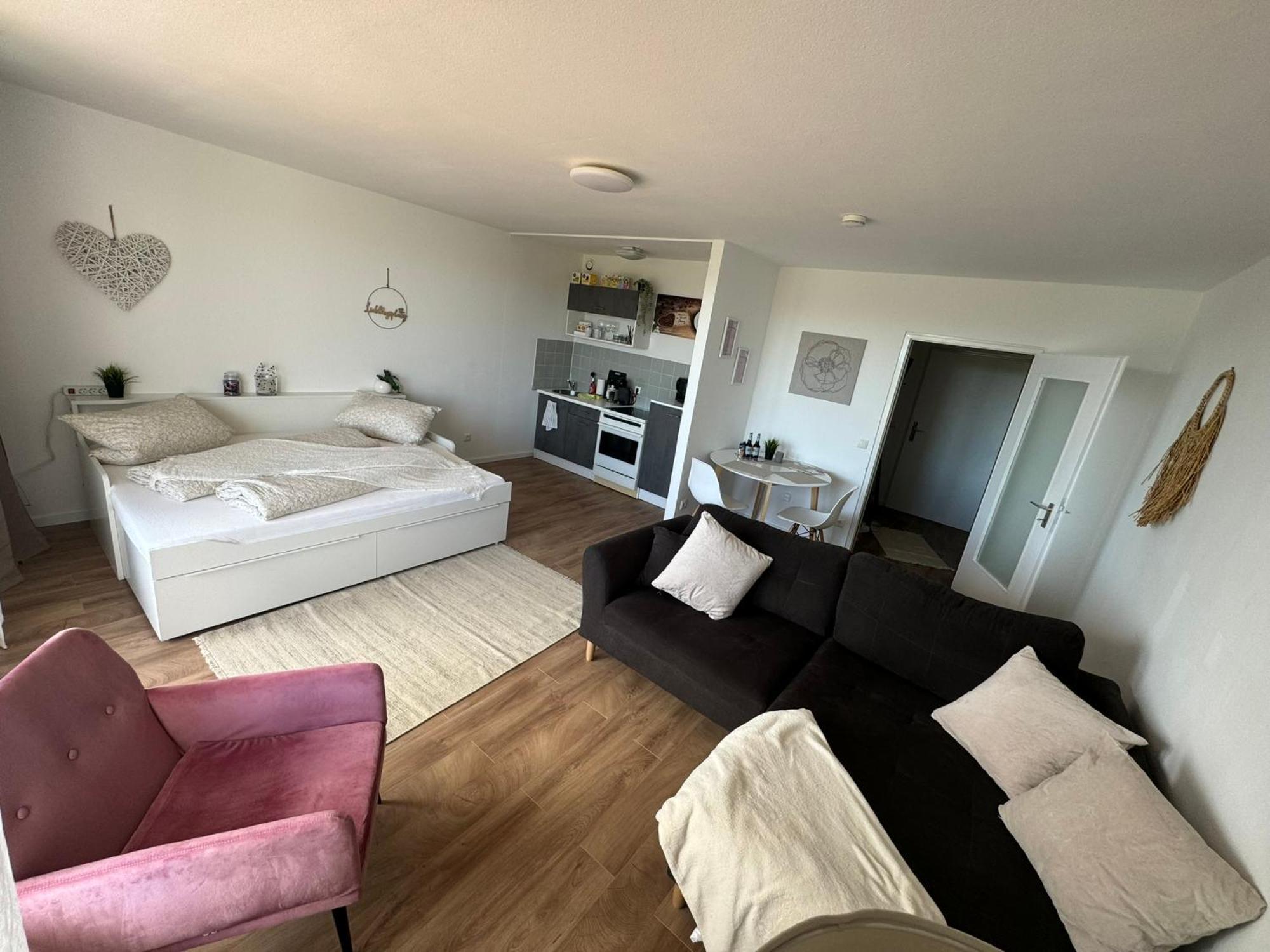 באיירוט 1 Zimmer Wohnung Mit Balkon Und Kueche מראה חיצוני תמונה